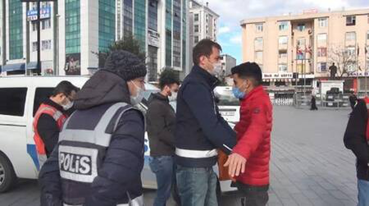 Esenyurt\'ta yabancı uyruklu kişilere denetim