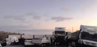 Gediz'de zincirleme trafik kazası: 5 yaralı