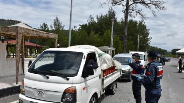 Jandarmadan Marmaris'te yılbaşı öncesi yol denetimi