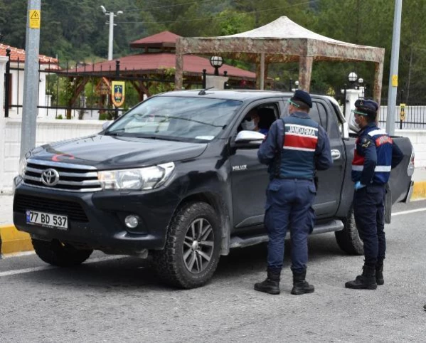 Jandarmadan Marmaris'te yılbaşı öncesi yol denetimi