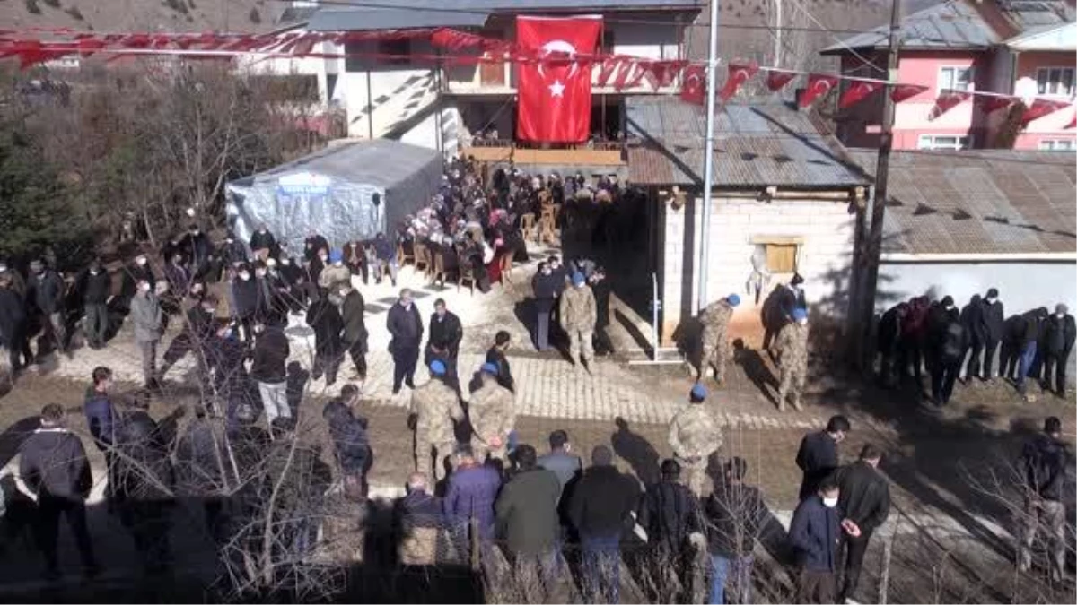 Son dakika haberleri: KAHRAMANMARAŞ - Hakkari\'de çığ düşmesi sonucu şehit olan asker son yolculuğuna uğurlandı