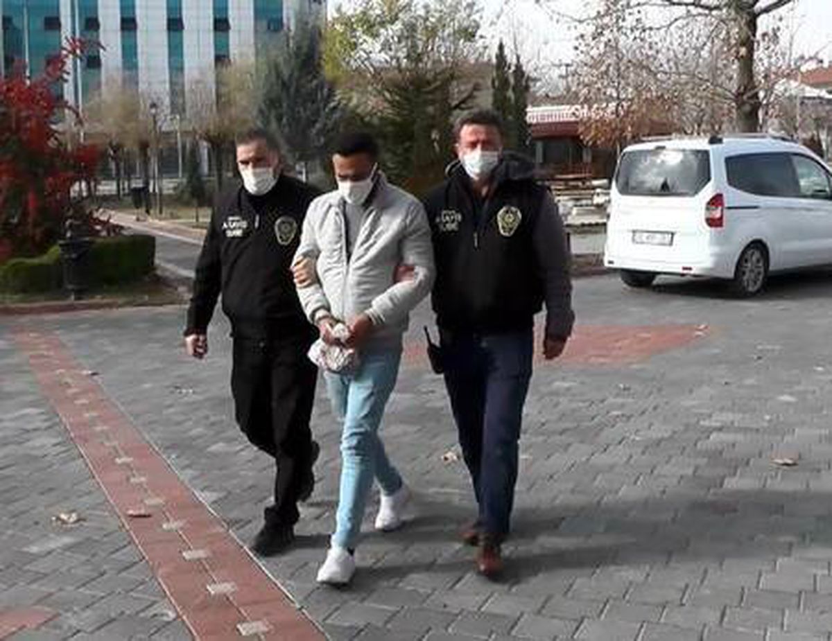Son dakika: Kendilerini polis olarak tanıtan dolandırıcılar yakalandı