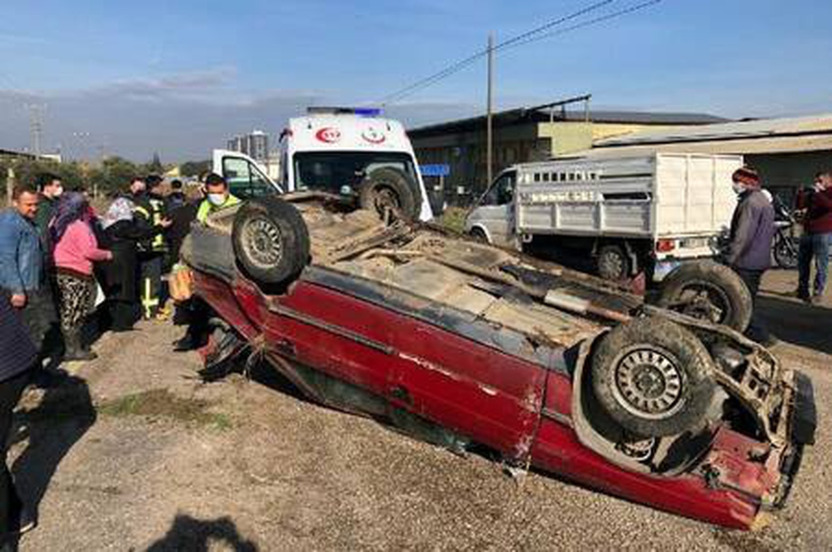 Otomobilinin takla attığı kazadan yara almadan kurtuldu
