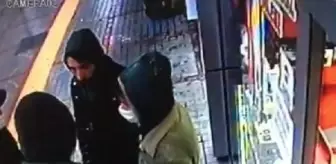 Rize'de cadde ortasında yumruklu kavga kamerada