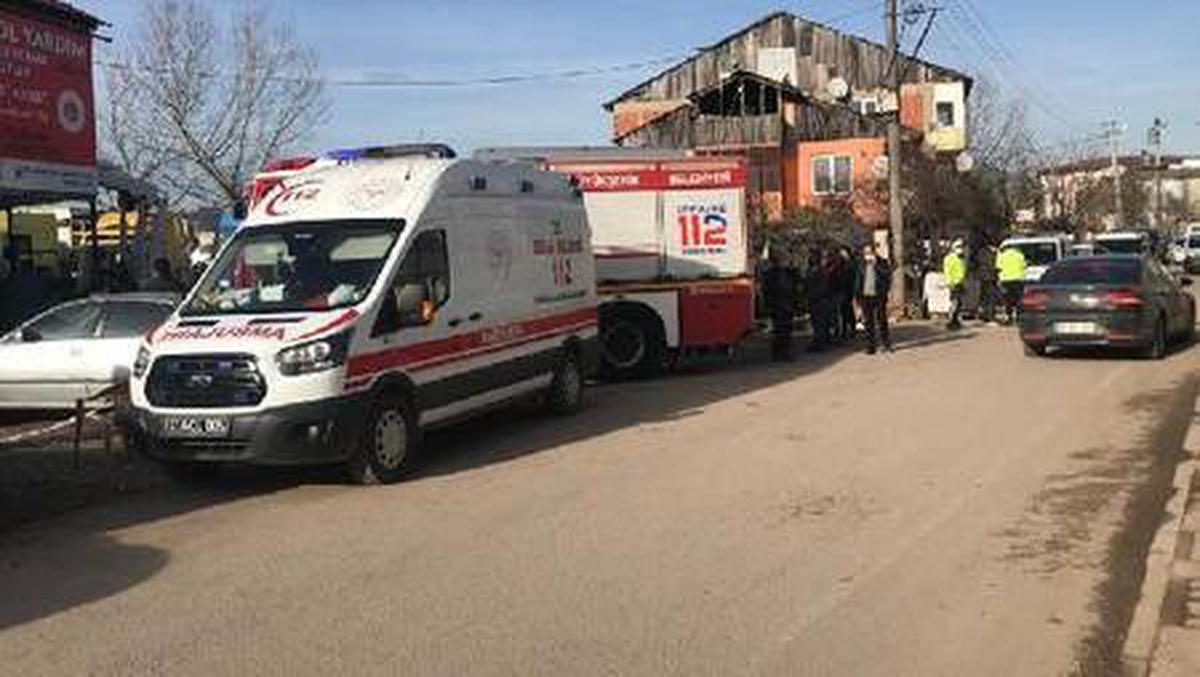 Tamir etmeye çalıştığı çekicinin altında can verdi