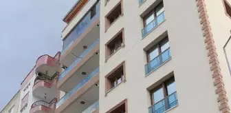 Balkondan düşen 19 yaşındaki genç feci şekilde can verdi