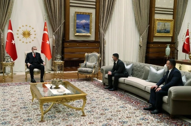 Son Dakika | Cumhurbaşkanı Erdoğan, Avusturya'daki terör saldırısında kahraman olan iki Türk'ü kabul etti, System.String[]