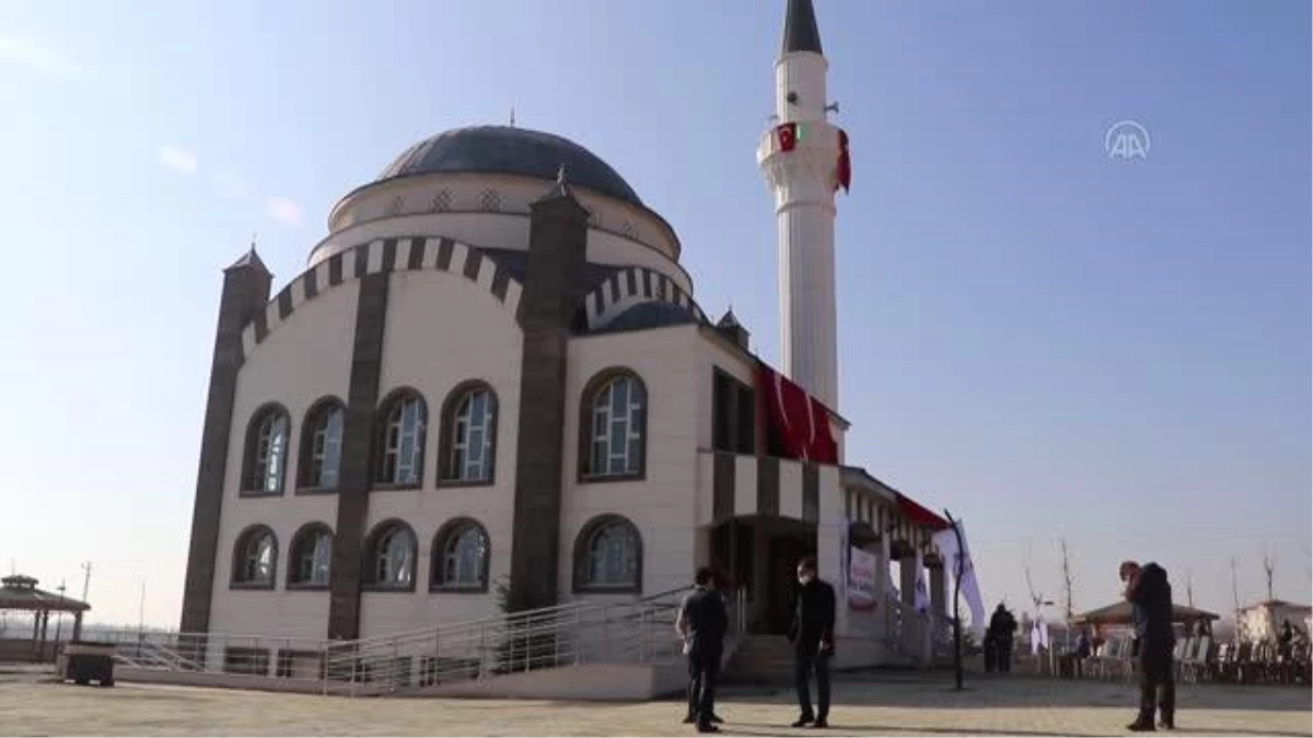 Depremzedeler için yapılan Yazıkonak TOKİ Camisi ibadete açıldı