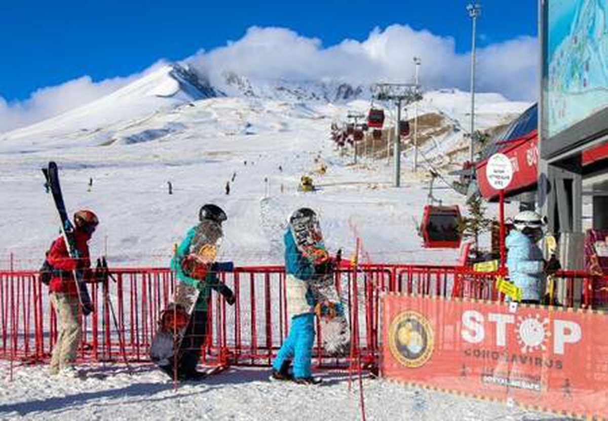 Erciyes Kayak Merkezi\'nde yeni yıl öncesi turist yoğunluğu