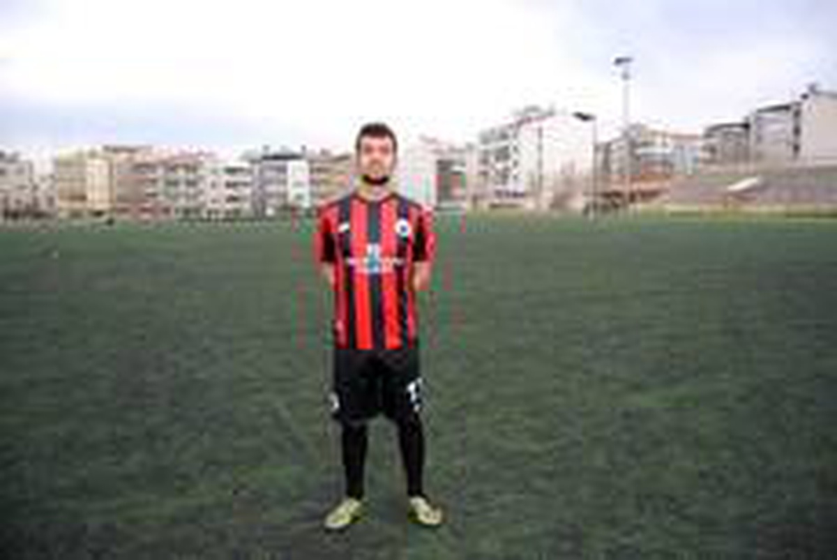 Genç futbolcu kansere yenildi