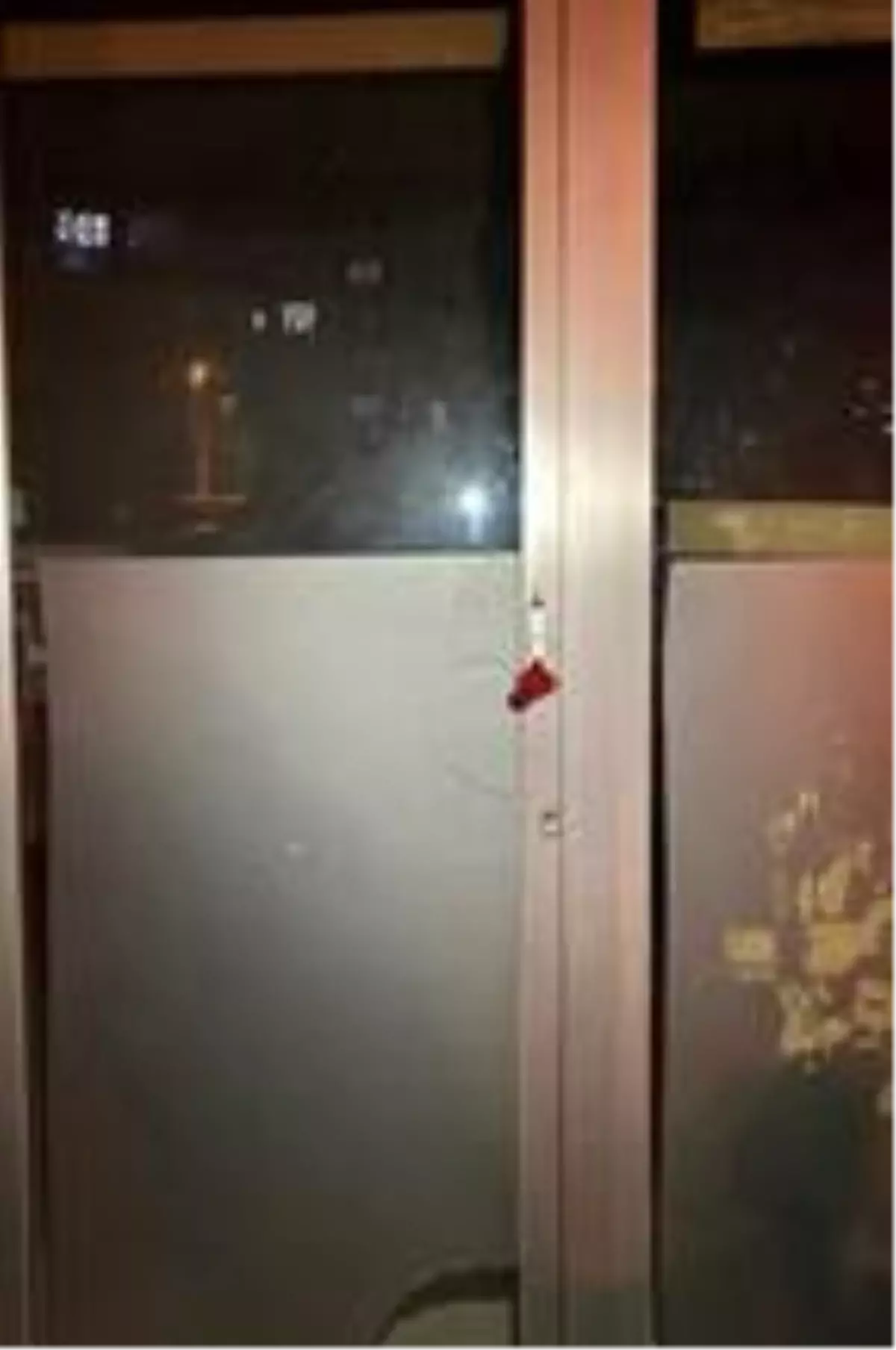 İstanbul\'da sahte parfüm imalathanesine baskın