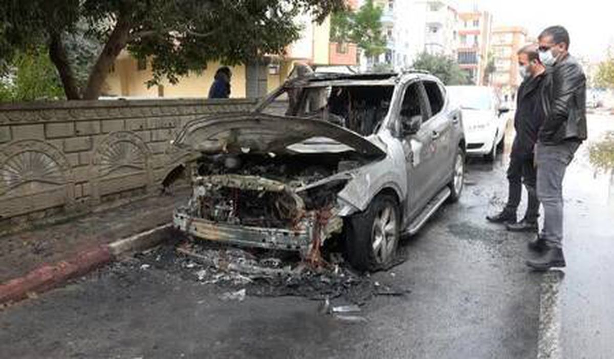 Son dakika haberleri... Park halindeki cip, alev alev yandı