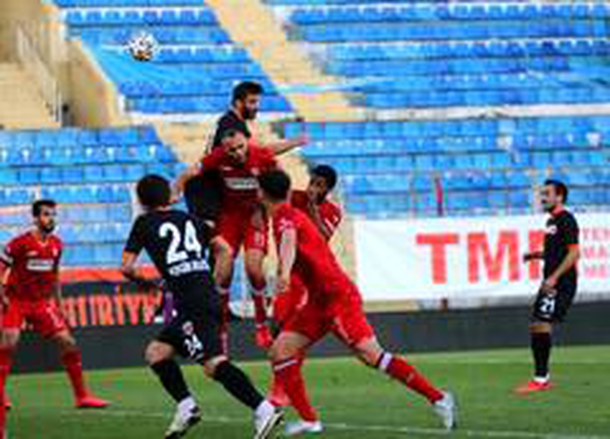 TFF 1. Lig: Adanaspor: 1 Boluspor: 2 (İlk yarı)