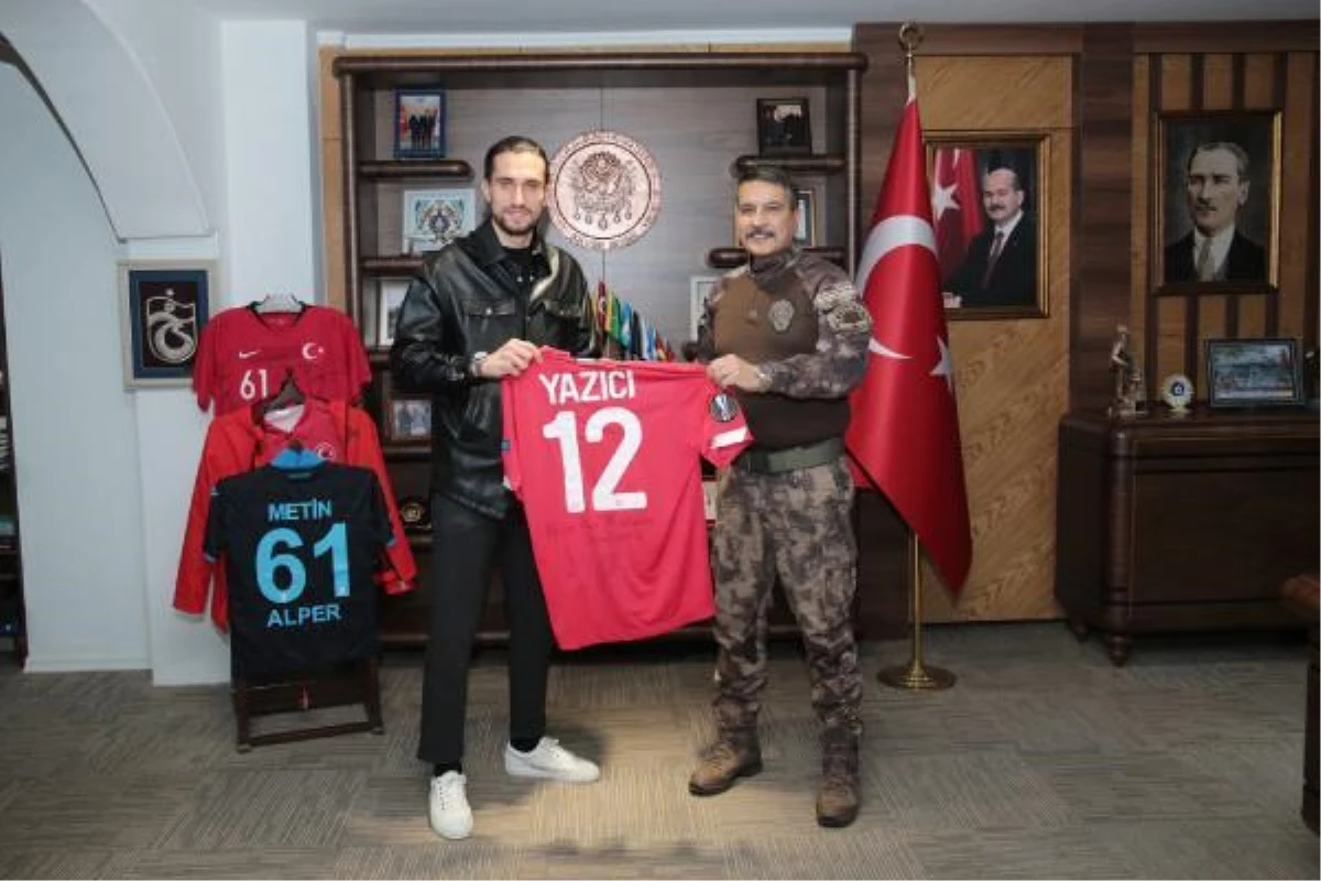 Trabzon Emniyet Müdürü Alper, Yusuf Yazıcı?yı maç oynamaya davet etti