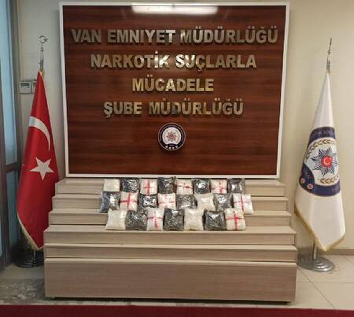 Van\'da, araçta 23 kilo uyuşturucu ele geçirildi
