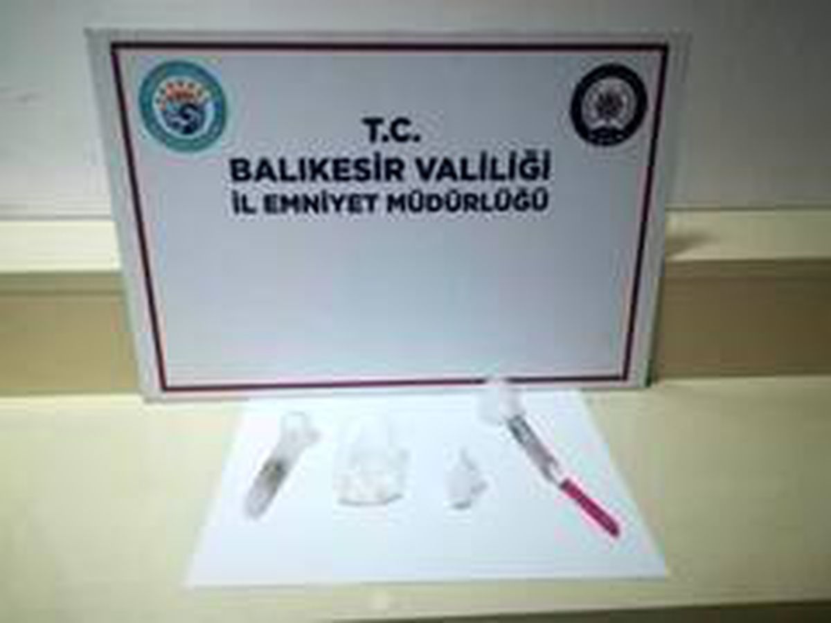 Balıkesir\'de 21 uyuşturucu şüphelisinden 3\'ü tutuklandı
