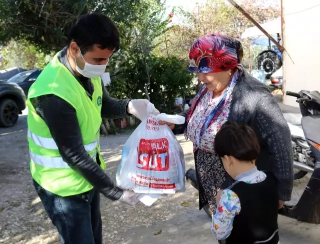 Büyükşehir'den çocuklara 224 bin litre süt, System.String[]