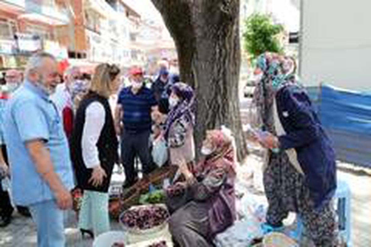 İzmit Çarşısı\'na başvuru yağmuru