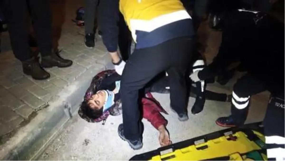 Kuryenin, elektrikli bisikletiyle takla attığı anlar kamerada