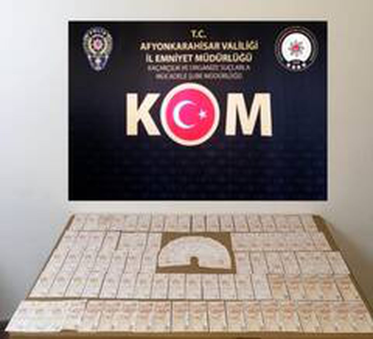 Lüks araçta binlerce sahte TL ele geçirildi