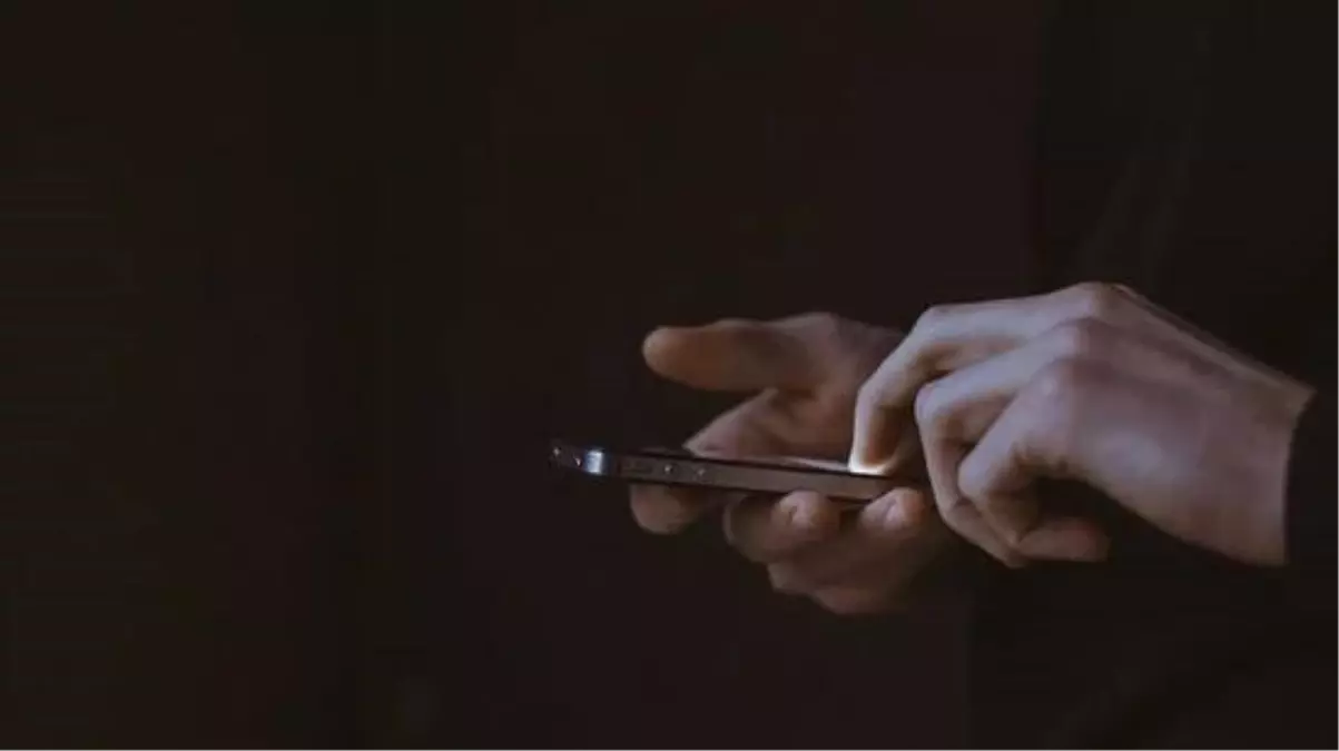 Sosyal medyadaki uygunsuz video hayatını kararttı! Kazağından tanıdığı kadın eşi çıkınca soluğu mahkemede aldı