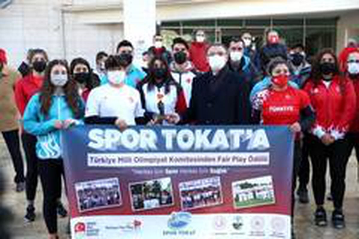 Tokat Valisi Balcı\'ya Spor Tokat Projesi dolayısıyla "şeref diploması" ödülü
