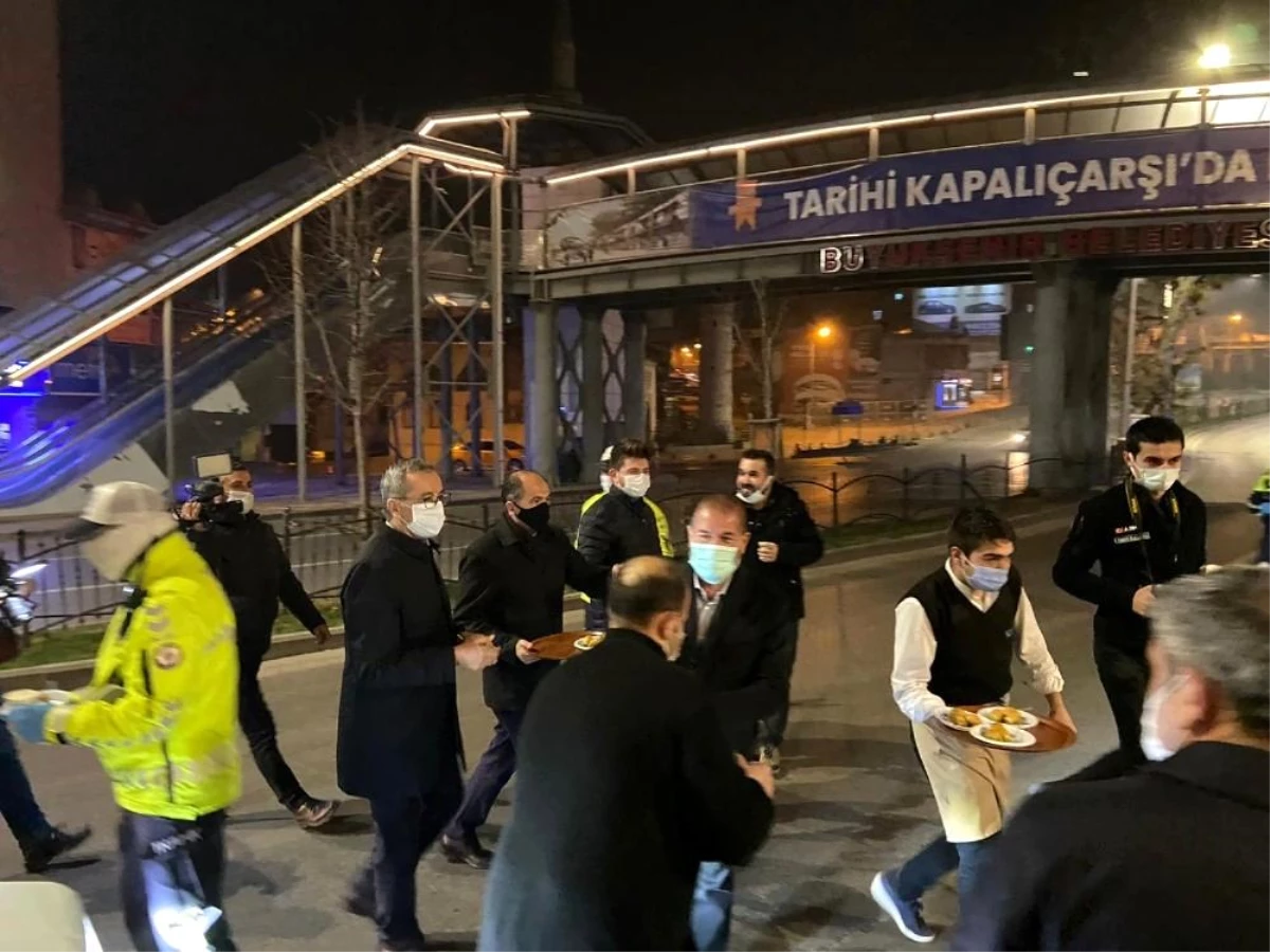 Son dakika haberleri: Alpedo-Kervan\'dan polislere tatlı ve salep ikramı