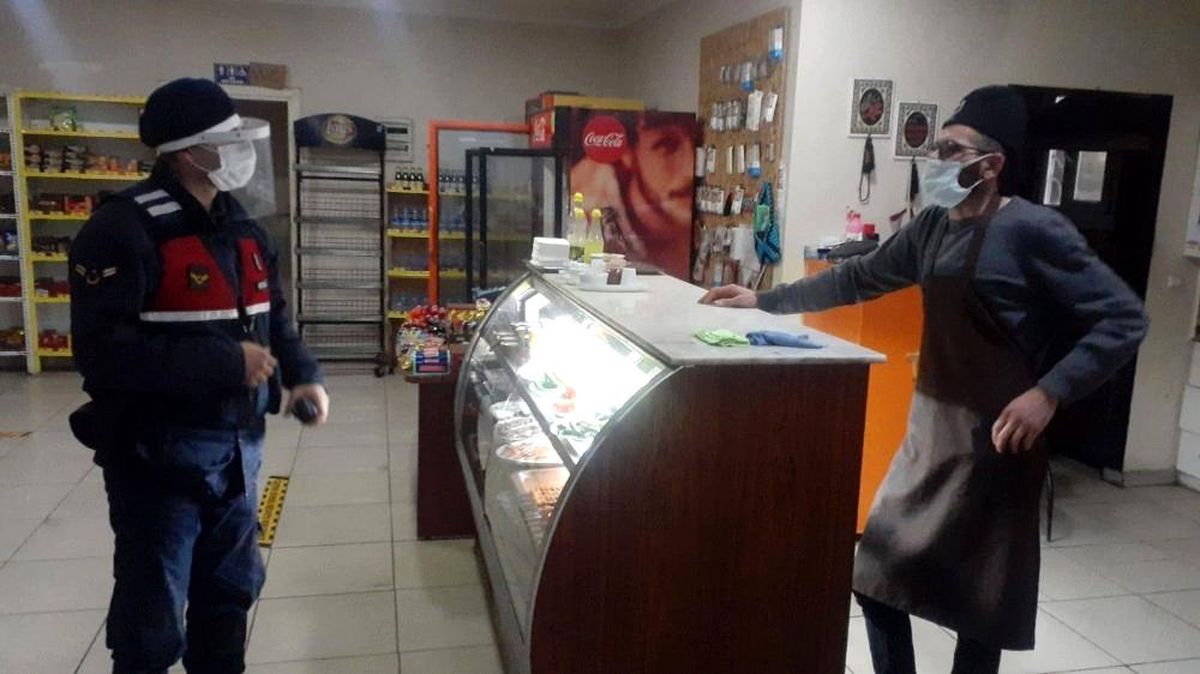 Son dakika 3. sayfa: Altıntaş\'ta denetimler titizlikle gerçekleştiriliyor