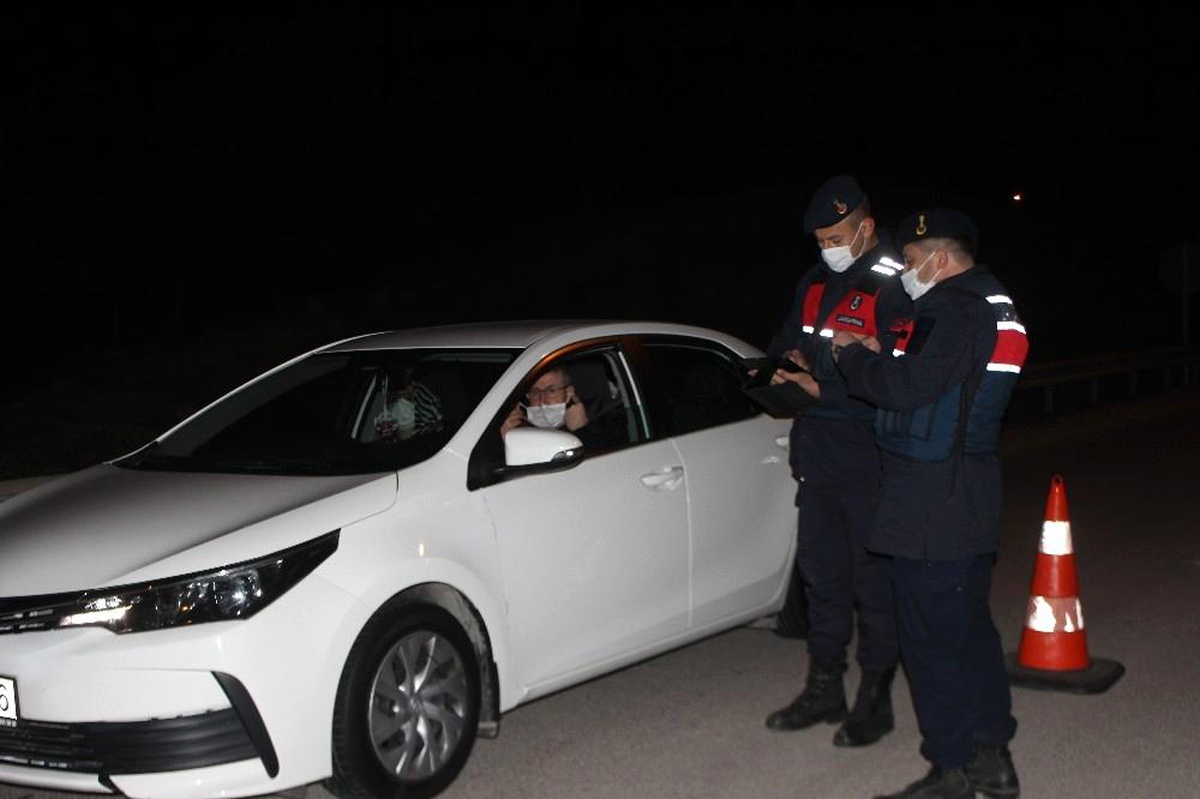 Bilecik\'te polisten ve jandarmadan korona ve yılbaşı denetimi