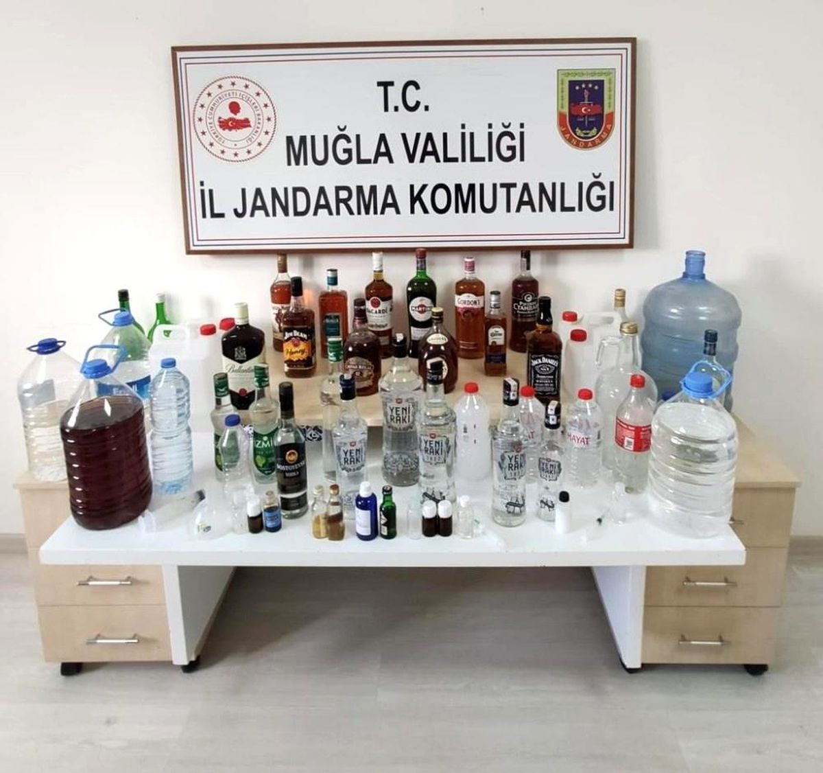 Bodrum\'da kaçak içki operasyonu