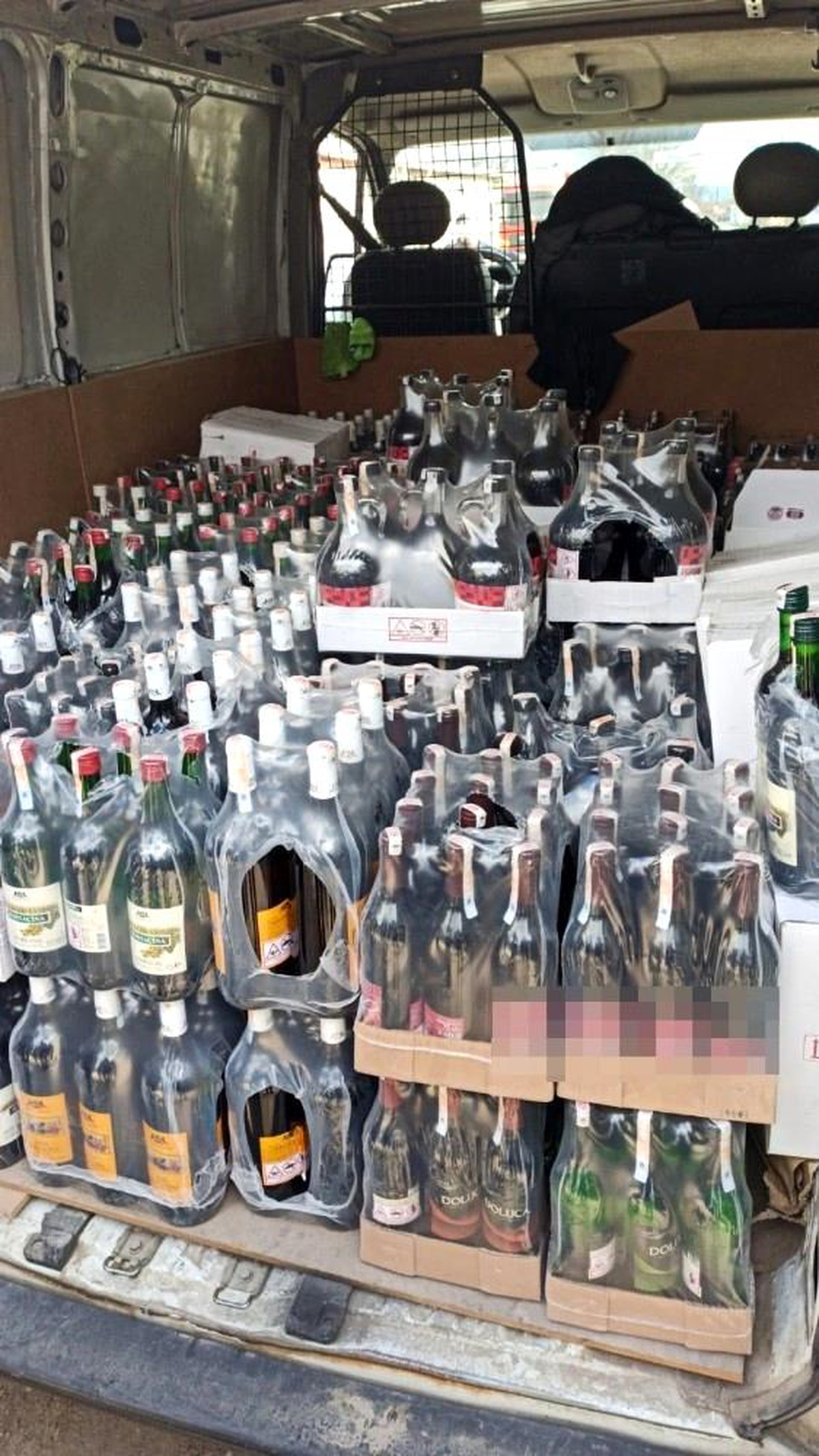Bursa\'da faturasız içkilere jandarma el koydu