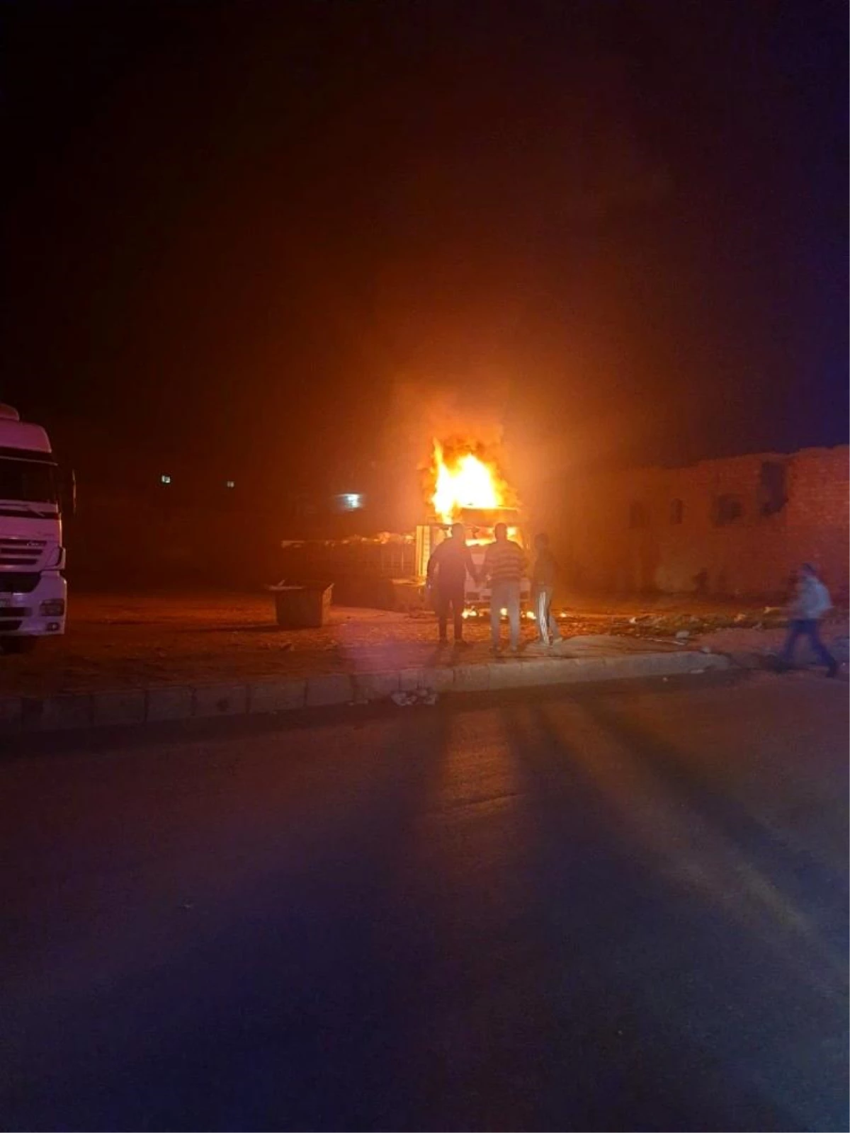 El Bab\'da bombalı saldırı: 2 yaralı