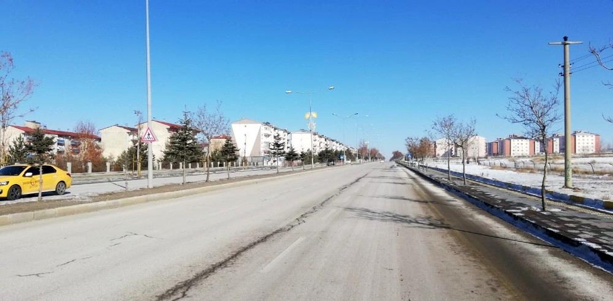 Erzurum\'da yılın ilk gününde sokaklar boş kaldı