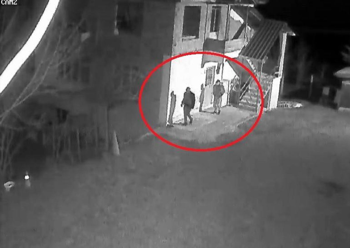 Son dakika: Evi ateşe verirken güvenlik kamerasına yakalandılar, serbest kaldılar