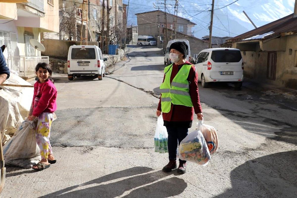 Hakkari\'de Vefa Sosyal Destek Grubu görev başında