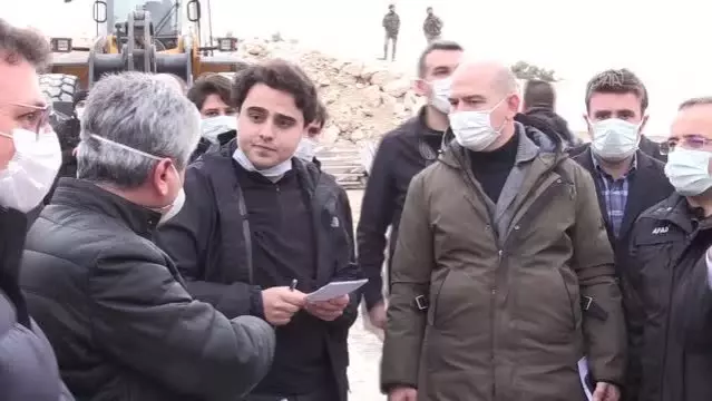 İçişleri Bakanı Süleyman Soylu İdlib'de yapımı süren briket evleri inceledi İçişleri Bakanı Süleyman Soylu İdlib'de yapımı süren briket evleri inceledi