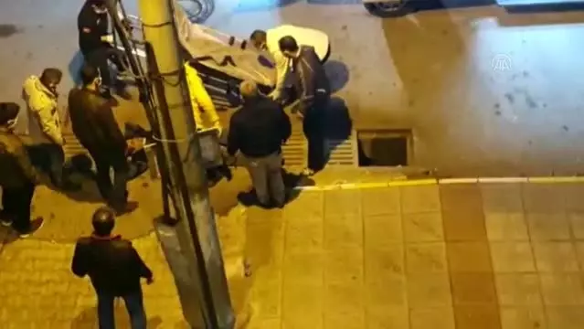 İskenderun'da rögara düşen vatandaşın ayağı kırıldı İskenderun'da rögara düşen vatandaşın ayağı kırıldı