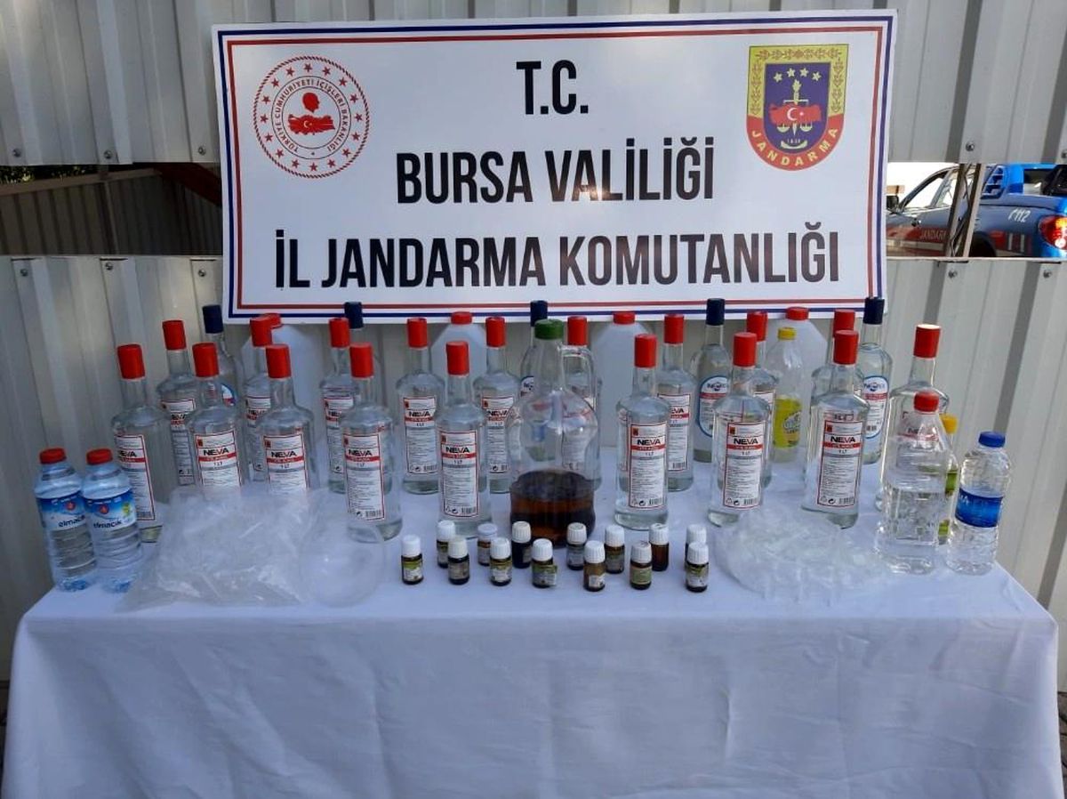 Jandarmadan yılbaşı öncesi sahte içki operasyonu