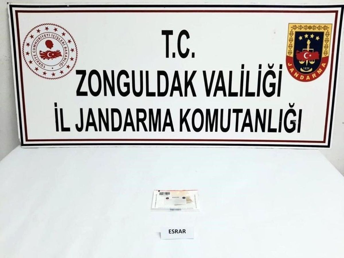 Jandarmanın durdurduğu araçtan esrar çıktı