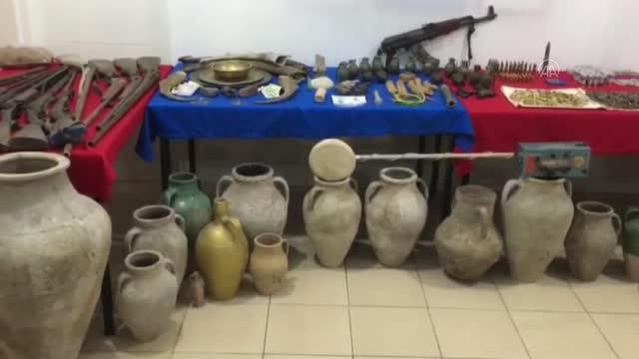Kaçak kazı yaparken suçüstü yakalan zanlının evinden cephanelik çıktı