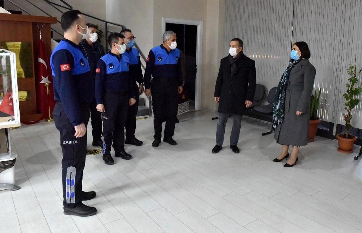 Kamu çalışanlarına moral ziyareti