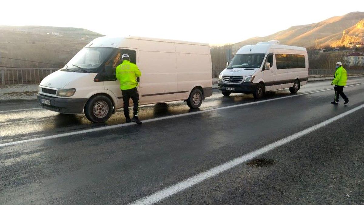 Kısıtlama öncesi trafik denetimleri arttırıldı