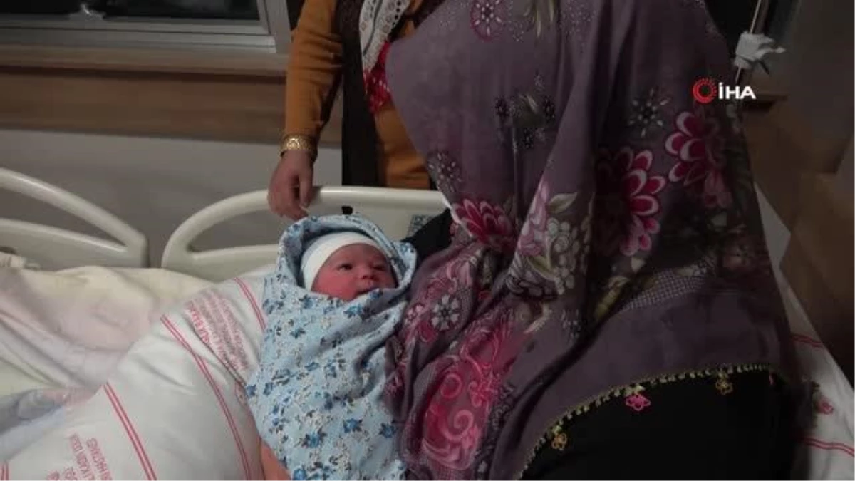 Konya\'da yılın ilk bebeğinde iki kutlama bir arada yapıldı