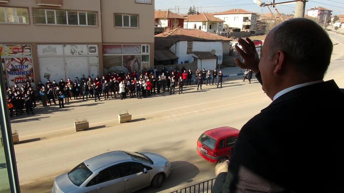 MHP\'li belediye asgari ücrete zam yaptı, en düşük işçi maaşı 3 bin 400 lira oldu