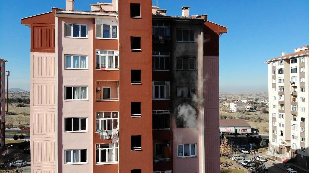 Son dakika haberi! Nevşehir\'de bir apartmanda çıkan yangın korkulu anlara neden oldu