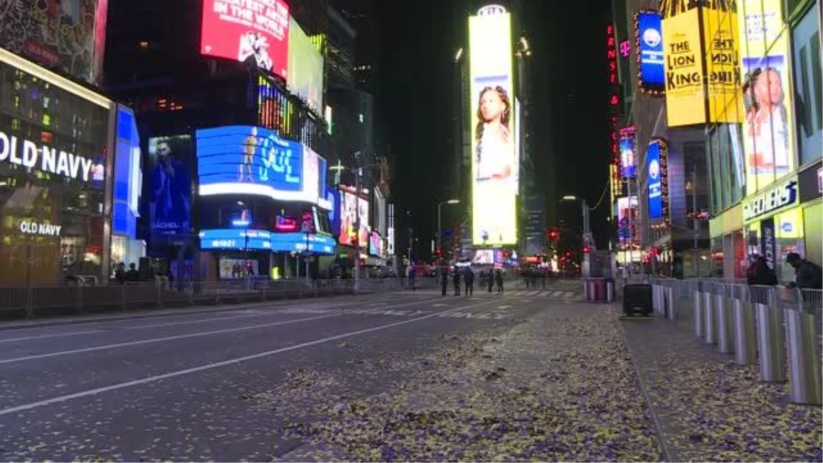 New York Times Meydanı\'nda sessiz yeni yıl kutlaması (2)