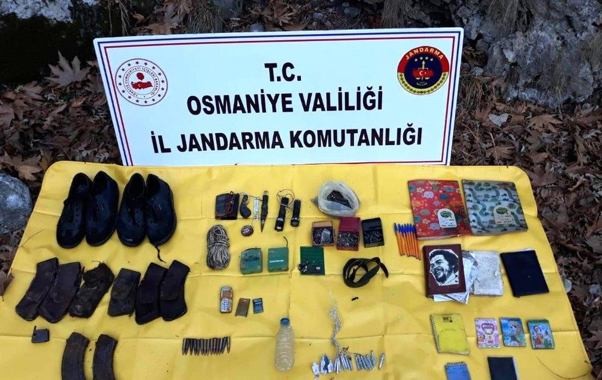 Osmaniye\'de PKK\'ya ait sığınakta ele geçirilen patlayıcılar imha edildi