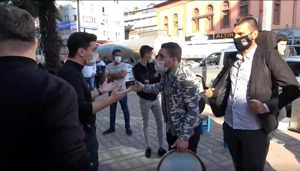 Polisin müdahale ettiği müzisyenler, "Yapacak başka işimiz yok"