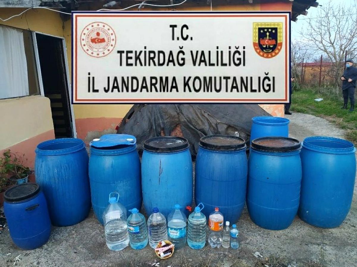 Tekirdağ jandarması 2020\'de 20 ton kaçak içki ele geçirdi