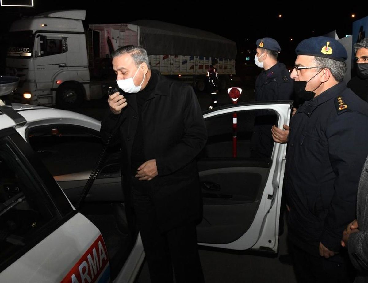 Mersin Valisi Ali İhsan Su\'dan yeni yılda görev yapan ekiplere ziyaret